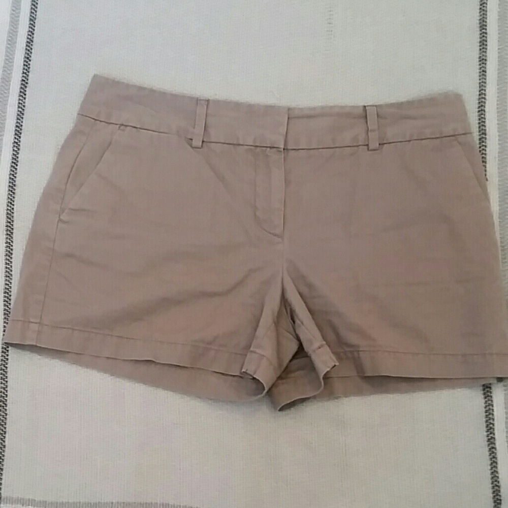Ann Taylor Loft Women's khaki shorts